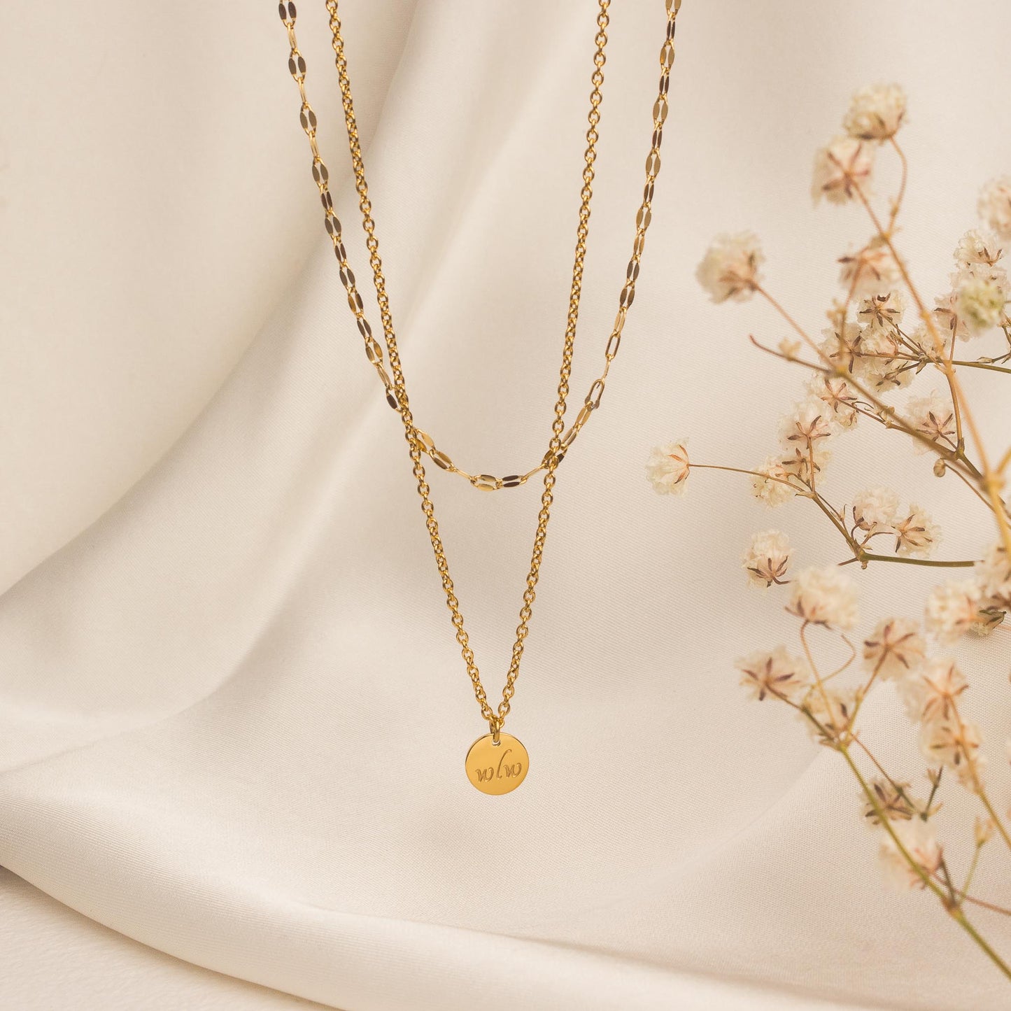 "wlw" Necklace Set